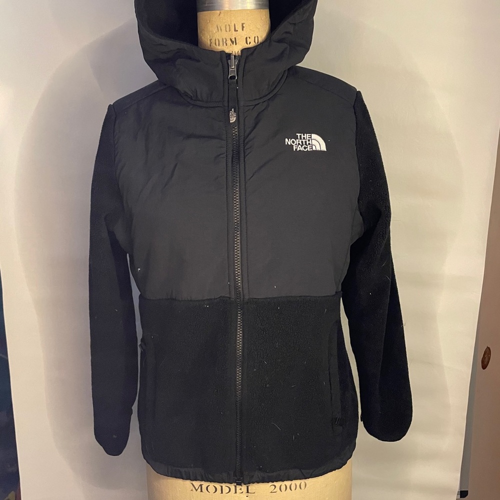 North face classic black zip up